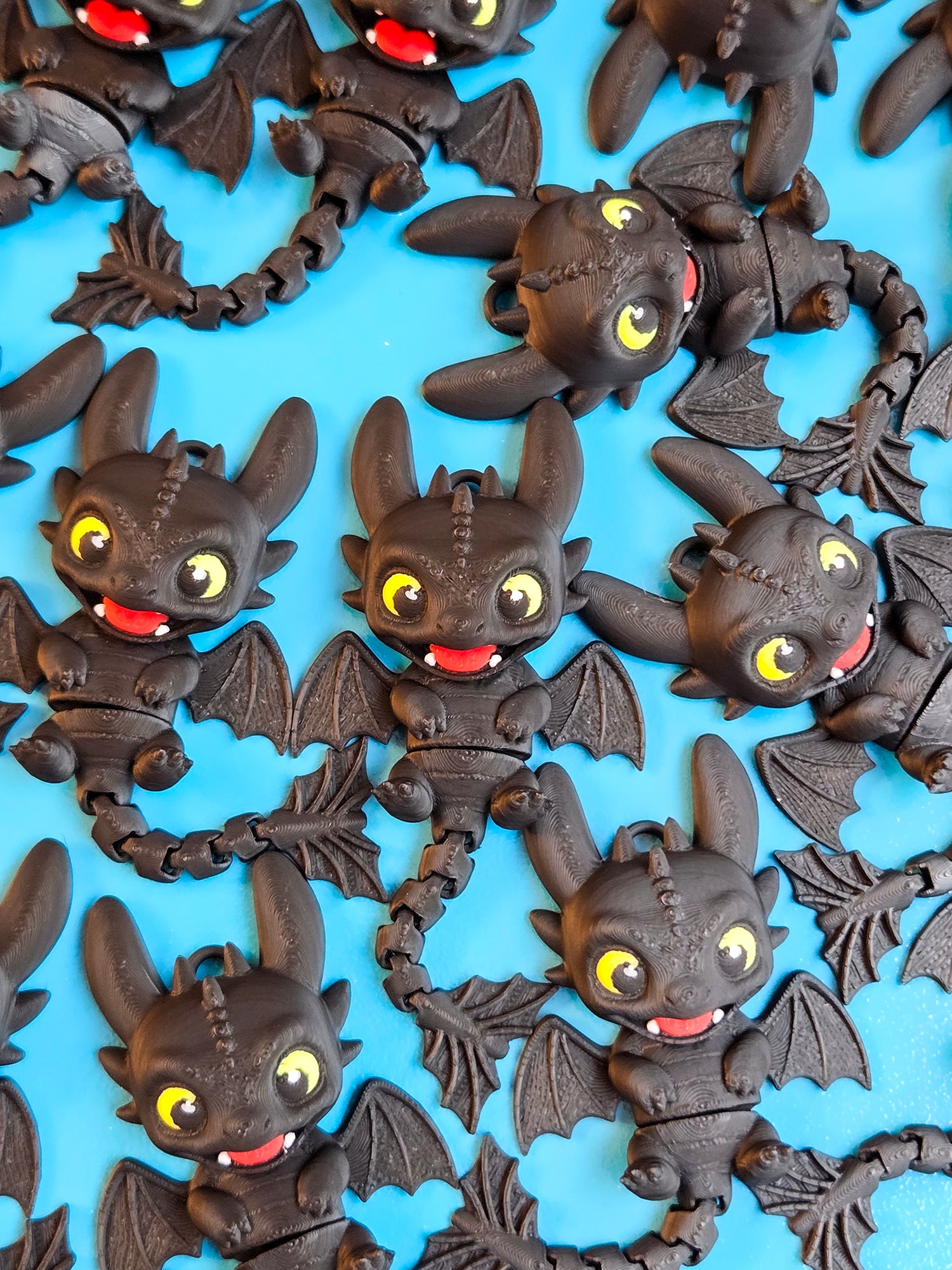 Articulated Night Fury Keychain – Flexible 3D Printed Dragon Collectible