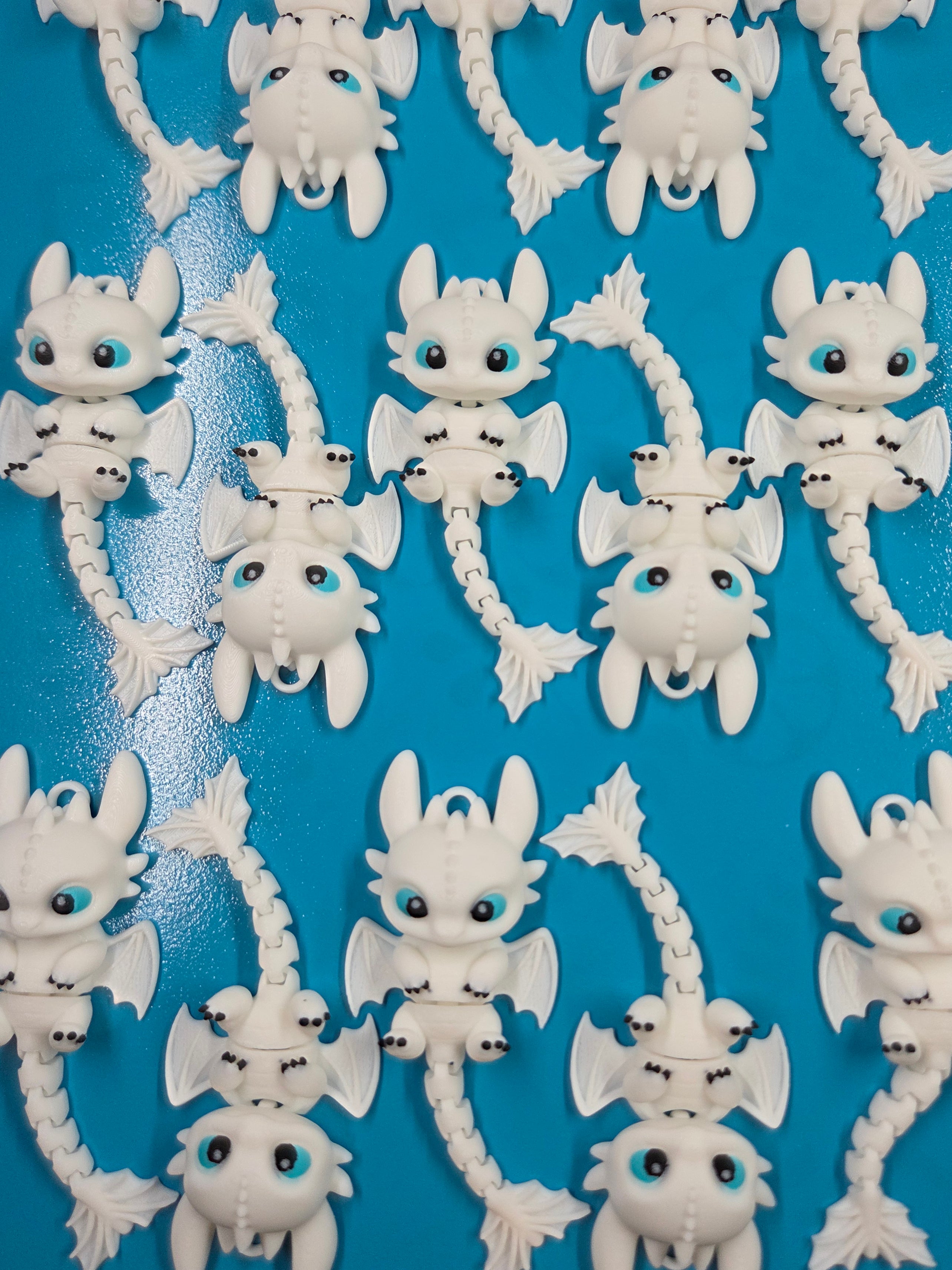 Articulated Light Fury Keychain – Flexible 3D Printed Dragon Collectible