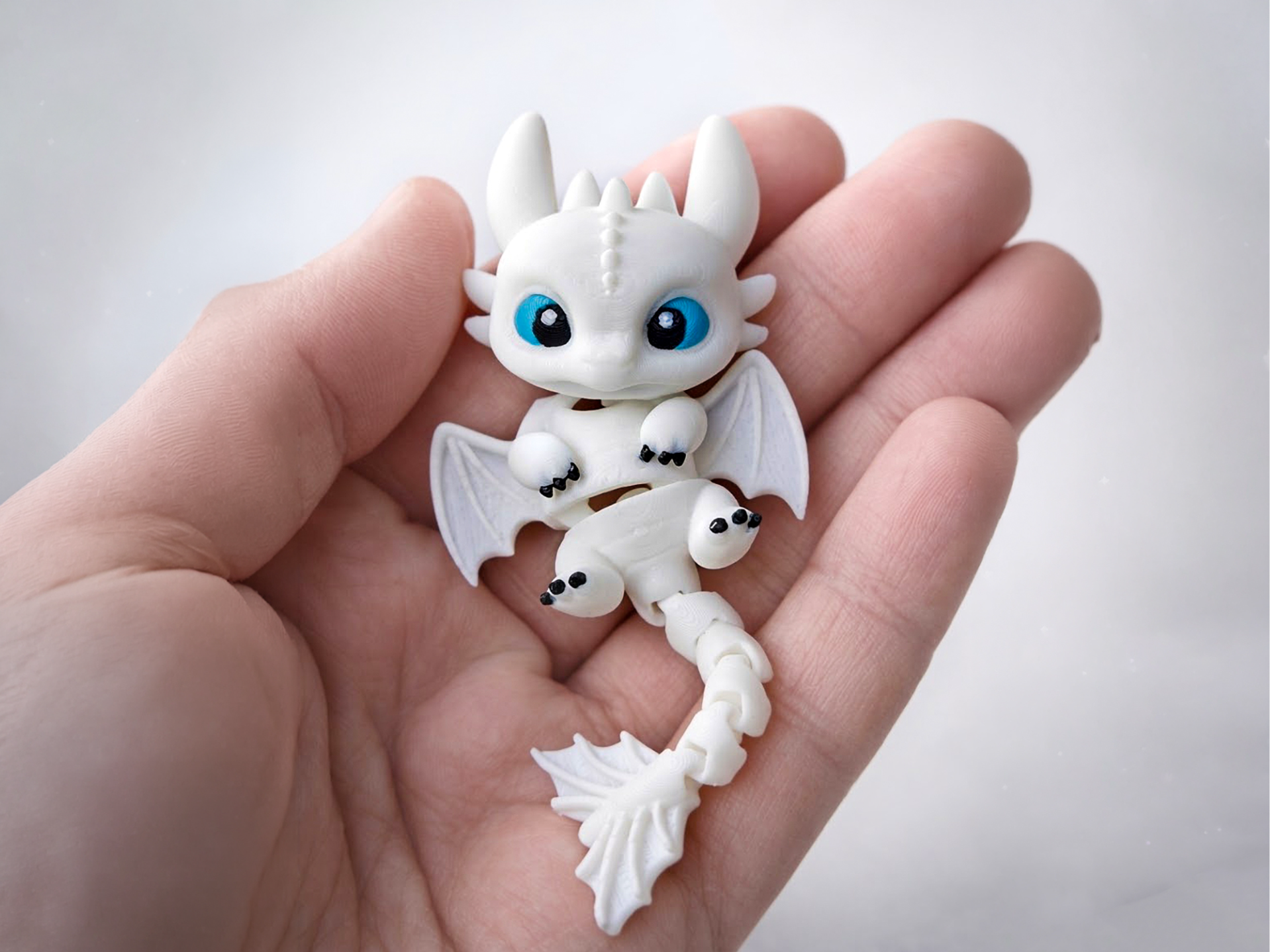 Articulated Light Fury Keychain – Flexible 3D Printed Dragon Collectible